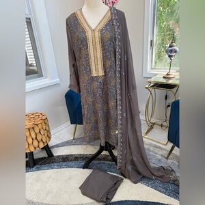 Elegant Gray and Gold Embroidered Dress with Shawl